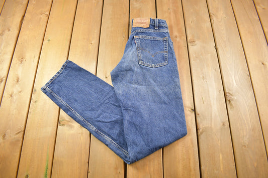 Vintage 1990s Levi's 550 Medium Wash Jeans Size 30 x 33 / Relaxed Fit / Made In USA / Vintage Levi's