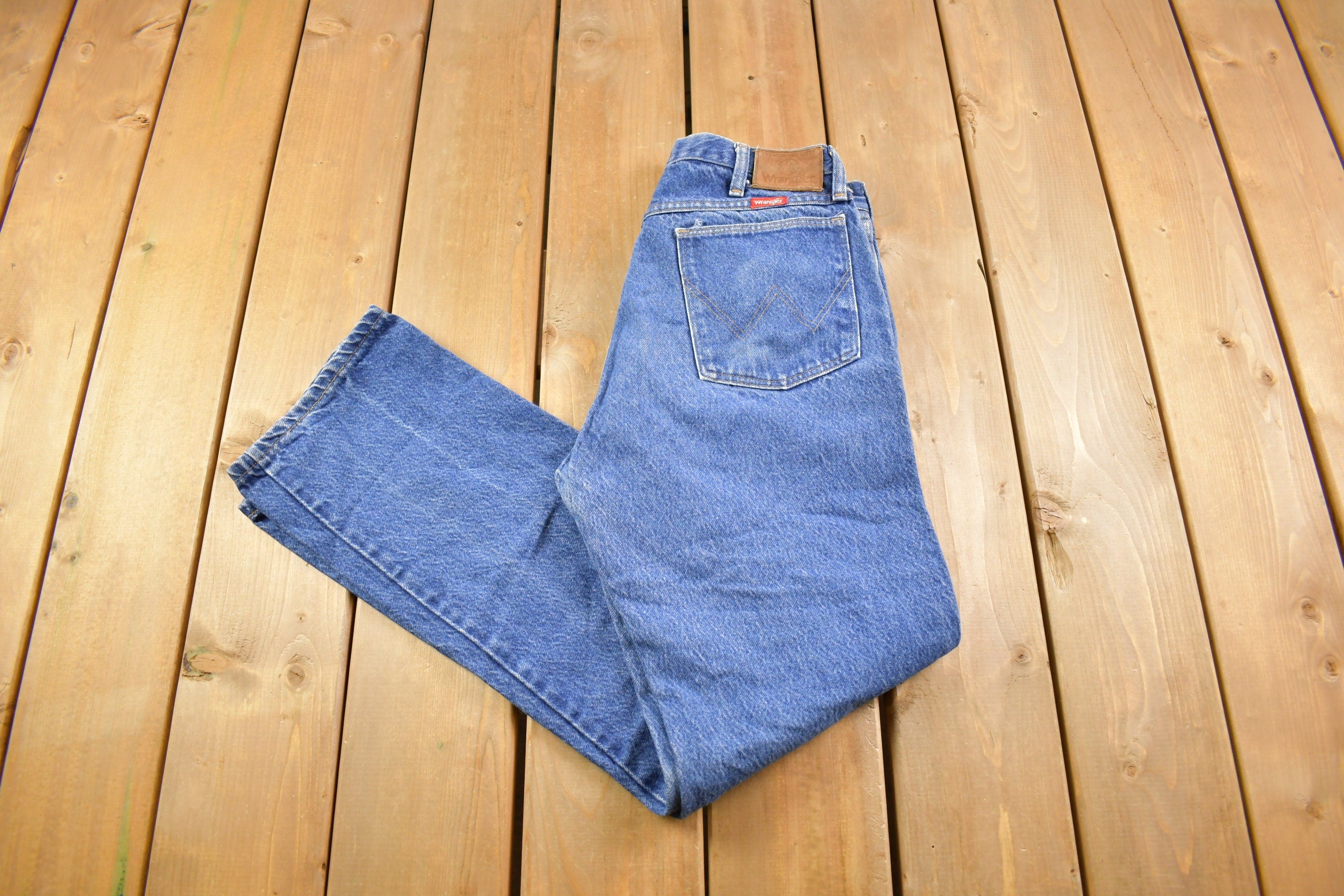 Vintage 1980s Wrangler Medium Wash Jeans Size 32 x 30