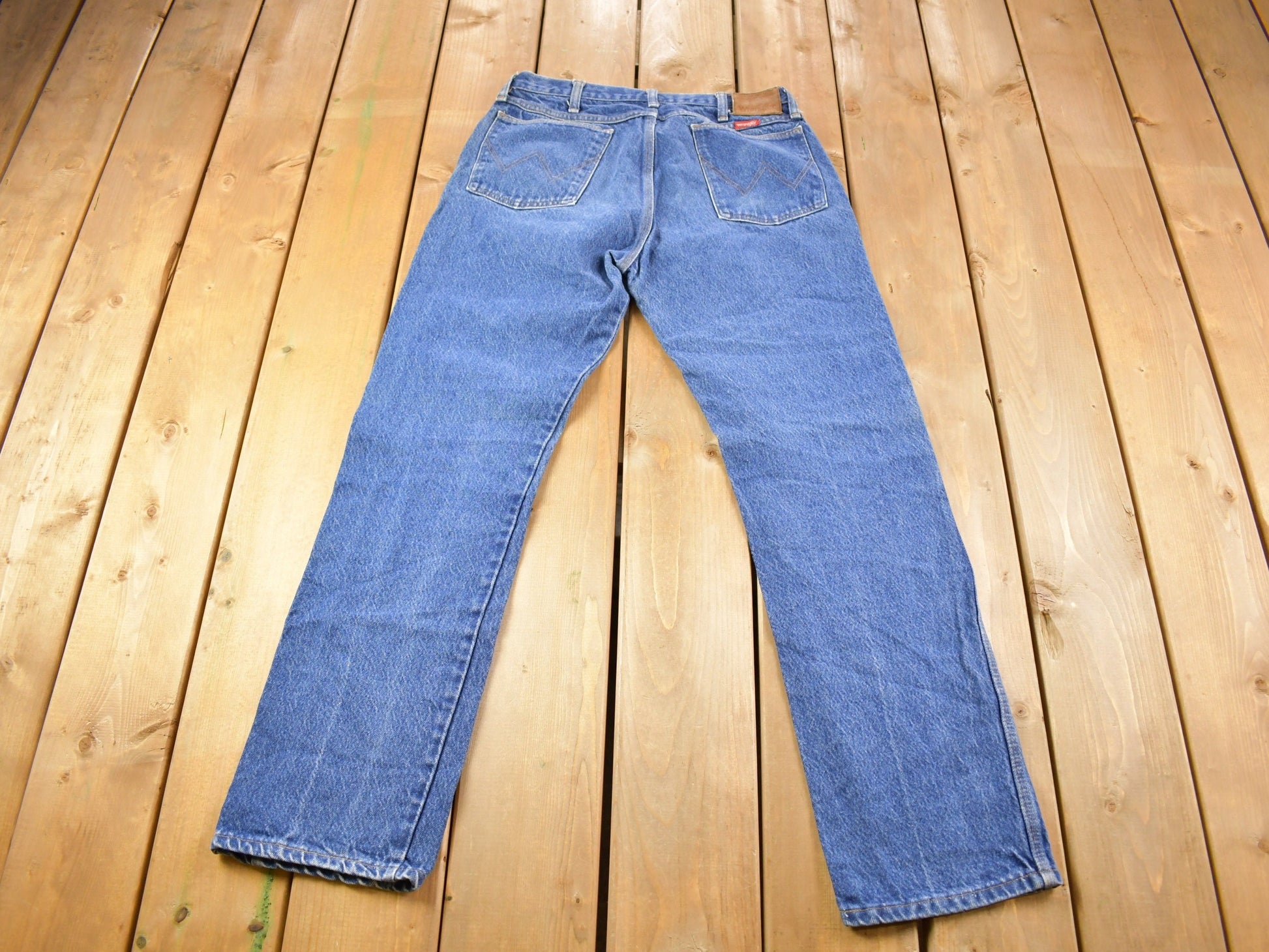 Vintage 1980s Wrangler Medium Wash Jeans Size 32 x 30