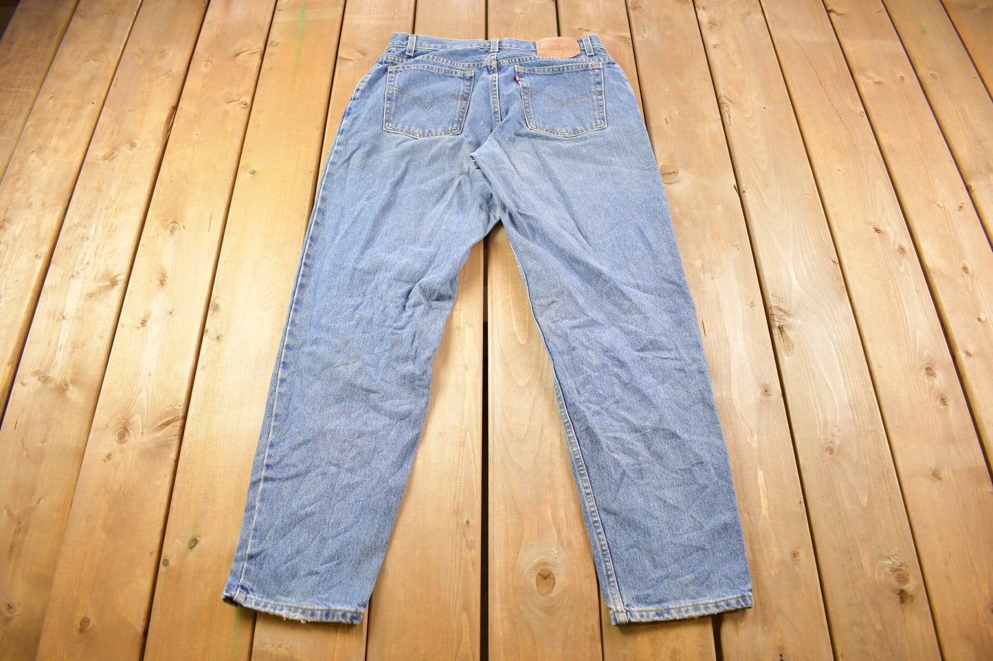 Vintage 1990s Levi's 550 Medium Wash Women's Jeans Size 32 x 30 / Relaxed Fit / Vintage Levi's