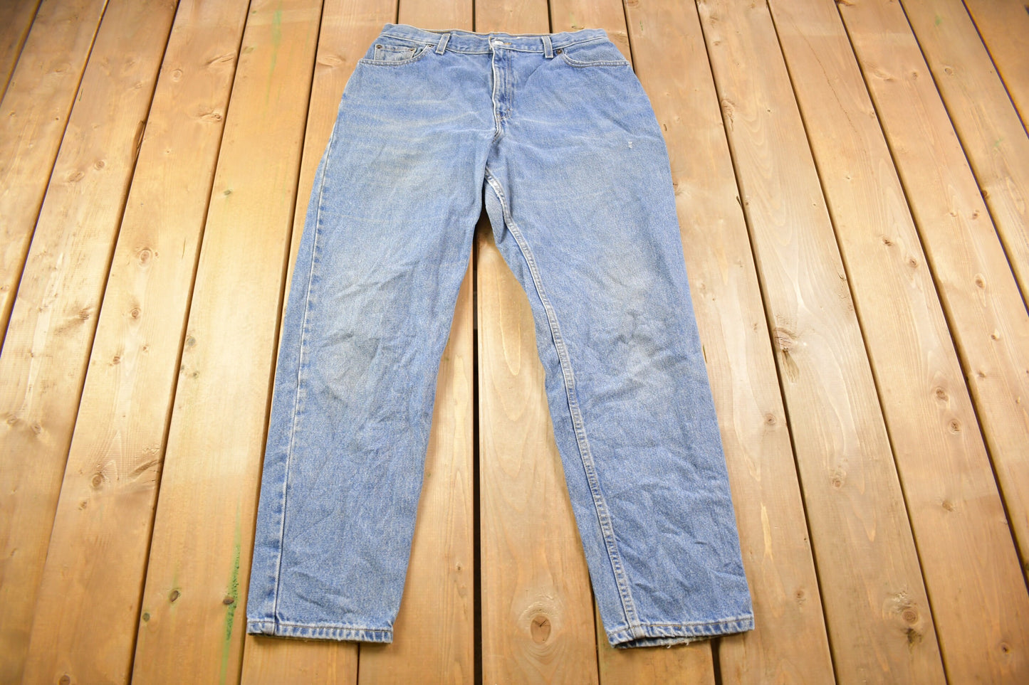 Vintage 1990s Levi's 550 Medium Wash Women's Jeans Size 32 x 30 / Relaxed Fit / Vintage Levi's