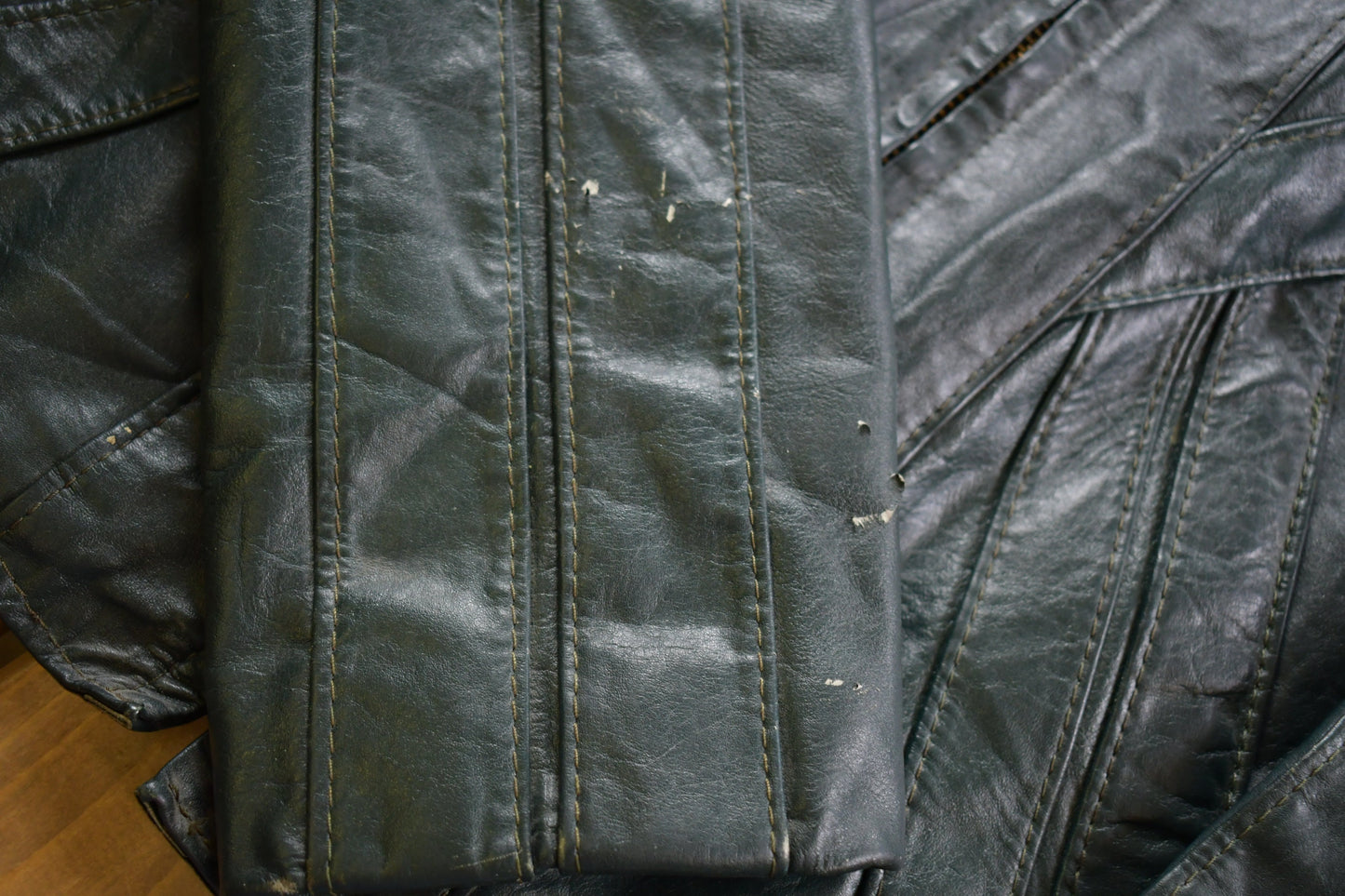 Vintage 1990s  Genuine Leather Dark Green Jacket / Fall Outerwear / Leather Coat / Outerwear / Streetwear Fashion / Size 42