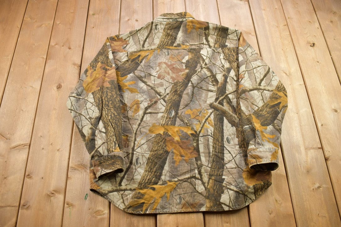 Vintage 1990s 10X Real Tree Hardwoods Hunting Camo Button Up / Vintage Button Up / Outdoorsman / Wilderness Sweatshirt / Made In Russia