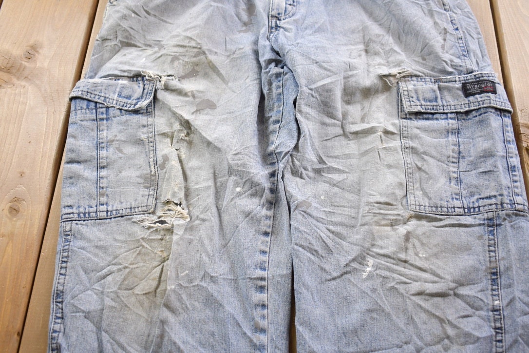 Vintage 1970s Distressed Wrangler Denim Jeans Size 34 x 30