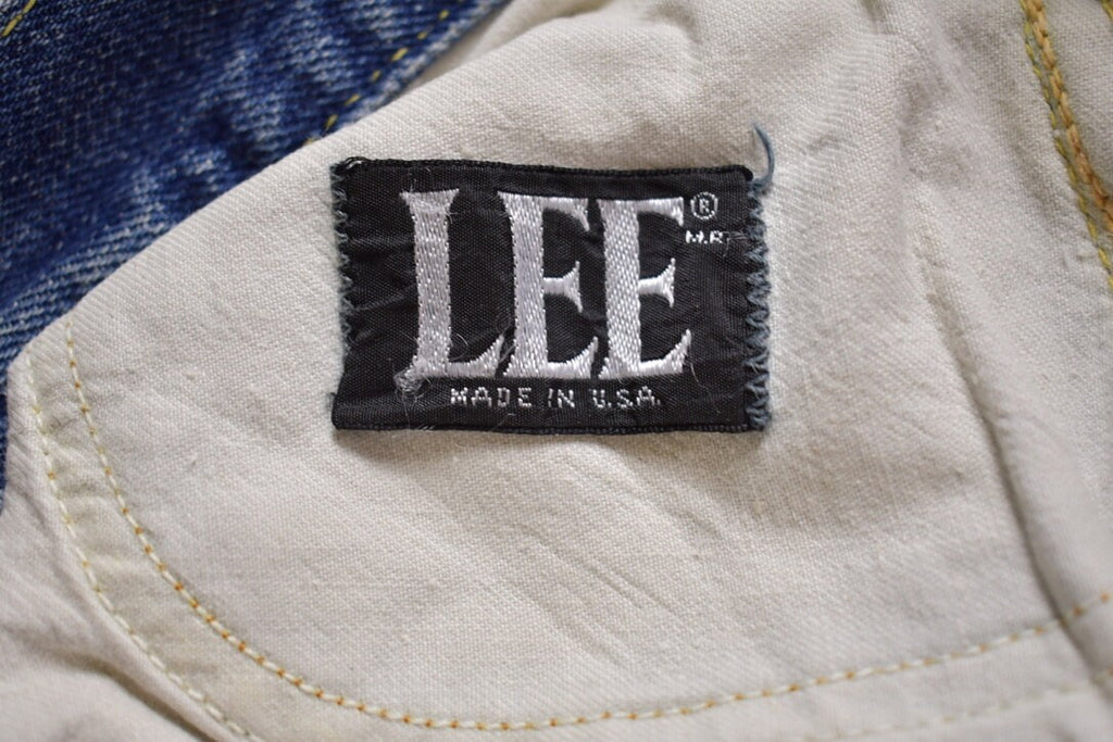 Vintage 1970s Distressed Lee Bell Bottom Jeans Size 28 x 33