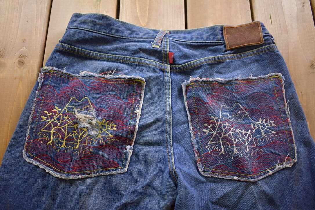 Vintage 1990s RMC Embroidered Jeans Size 32 x 33.5 / American Vintage / Workwear / Streetwear / Vintage Pants / True VIntage /