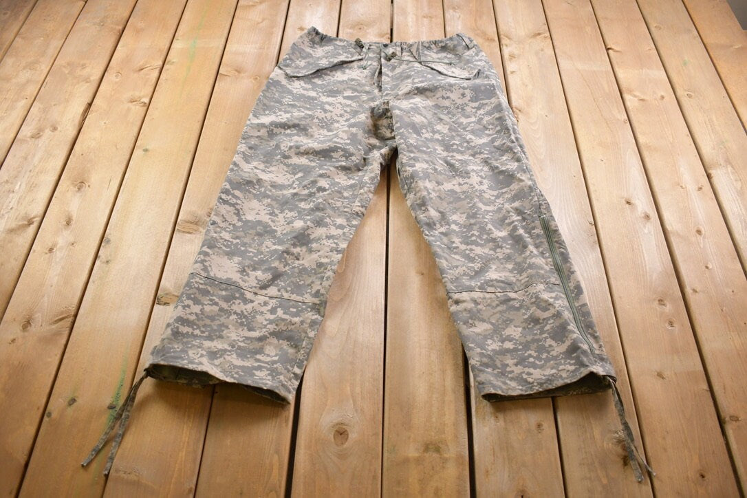 Vintage 1990s Military Digital Camouflage Pants Size  34 x 30 / Streetwear / Army Pants / Military Pant's / Vintage Cargos