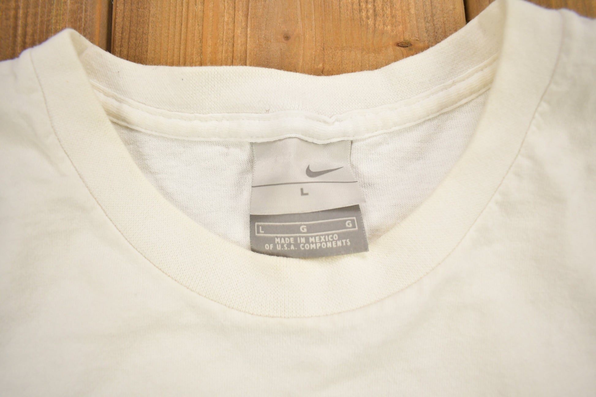 Vintage Y2K Nike Big Logo Graphic T-Shirt