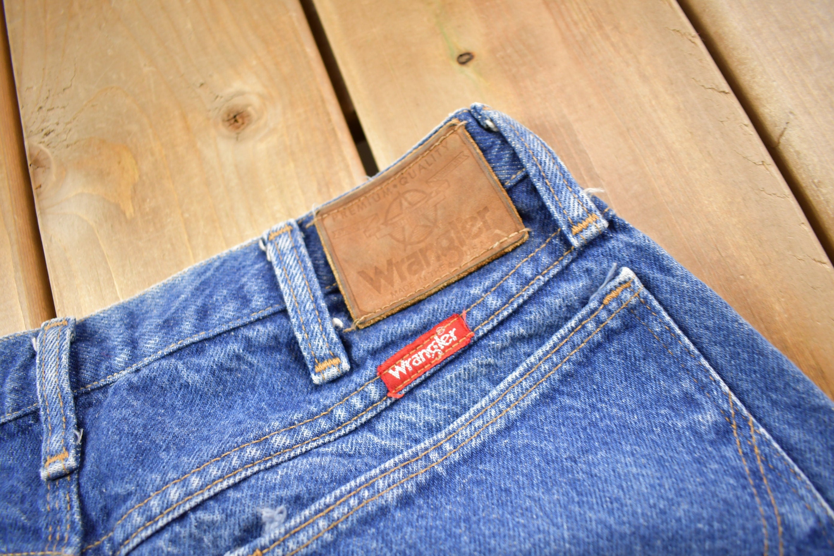 Vintage 1980s Wrangler Medium Wash Jeans Size 32 x 30