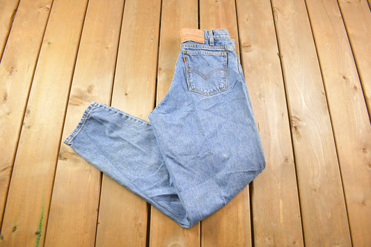 Vintage 1990s Levi's 550 Medium Wash Jeans Size 30 x 30 / Relaxed Fit / Made In USA / Vintage Levi's