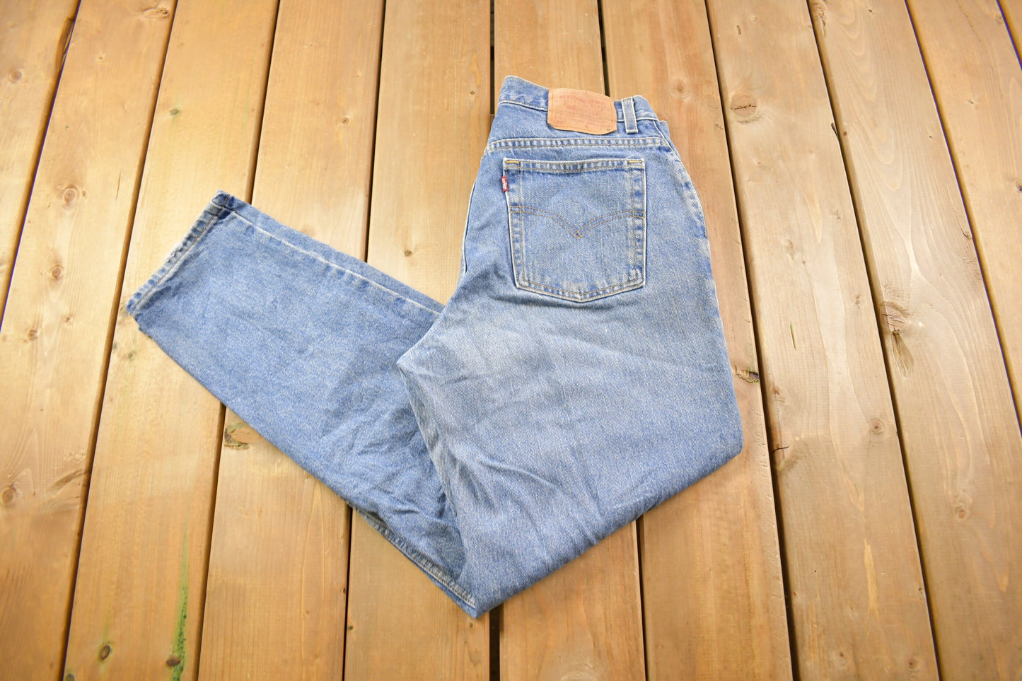 Vintage 1990s Levi's 550 Medium Wash Women's Jeans Size 32 x 30 / Relaxed Fit / Vintage Levi's