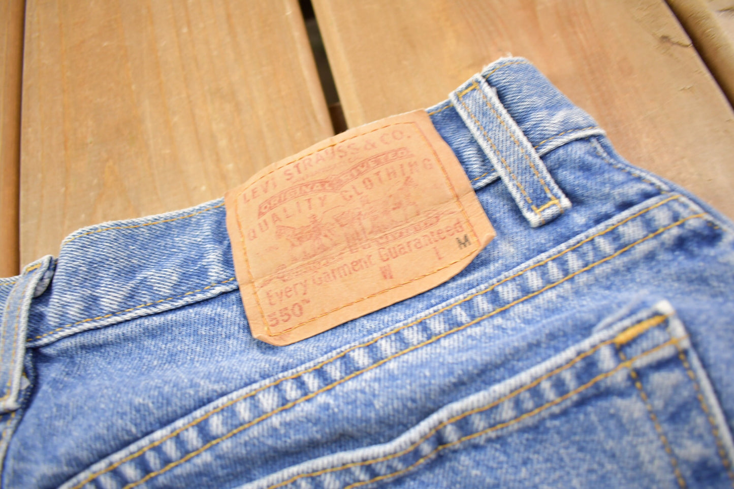 Vintage 1990s Levi's 550 Medium Wash Women's Jeans Size 32 x 30 / Relaxed Fit / Vintage Levi's