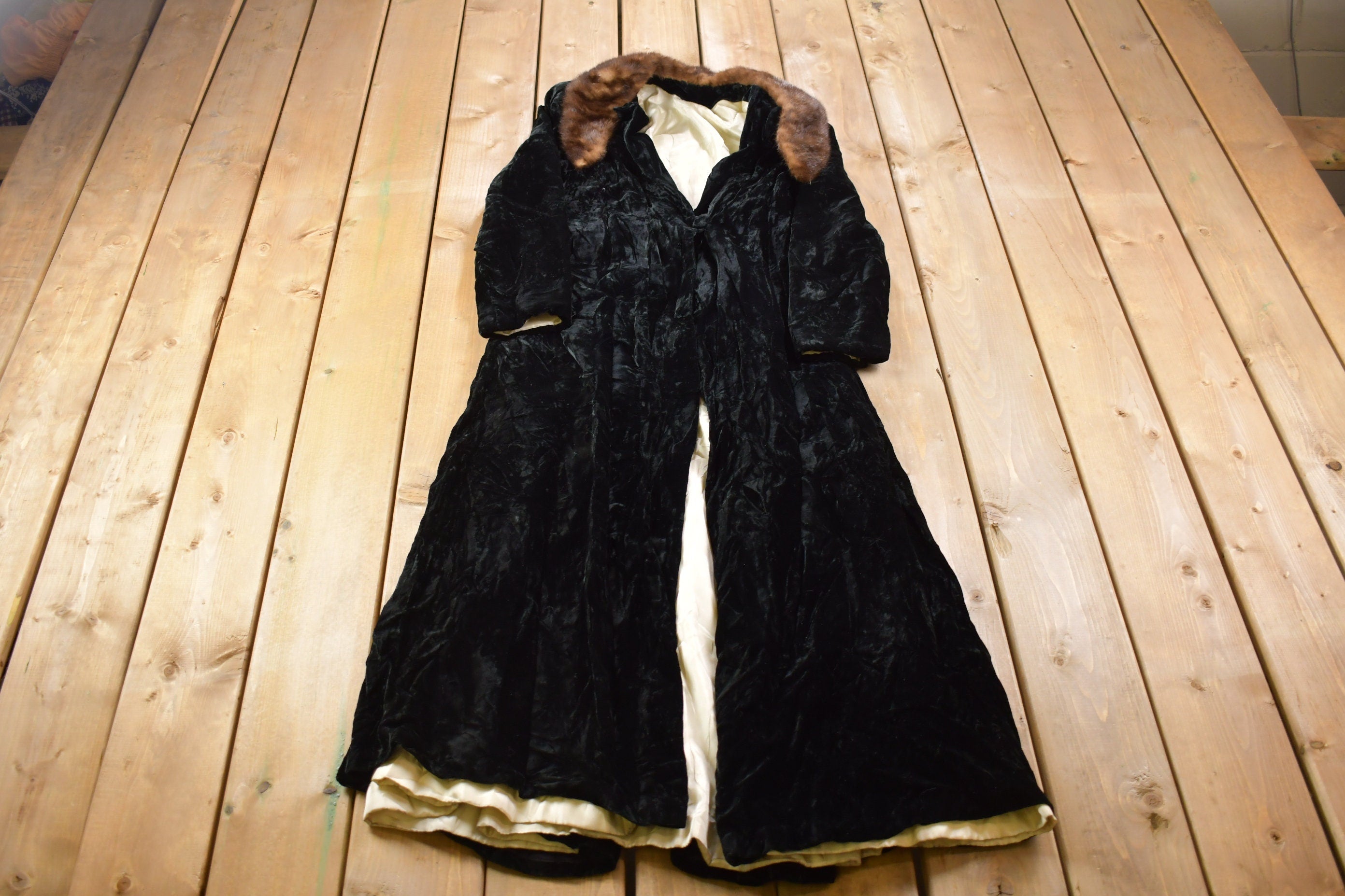 Vintage 1950s Satin Long Coat With Fur Collar