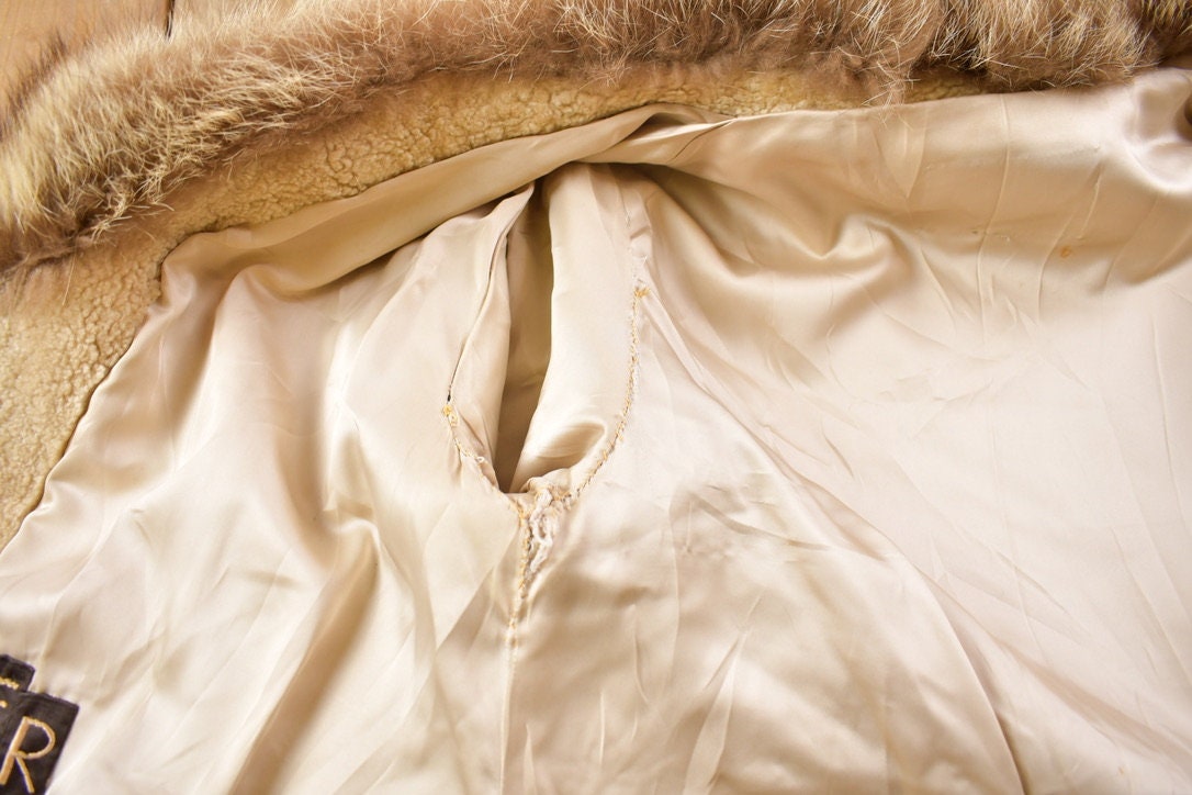 Vintage 1970's Wool Coyote  Fur Collared Coat