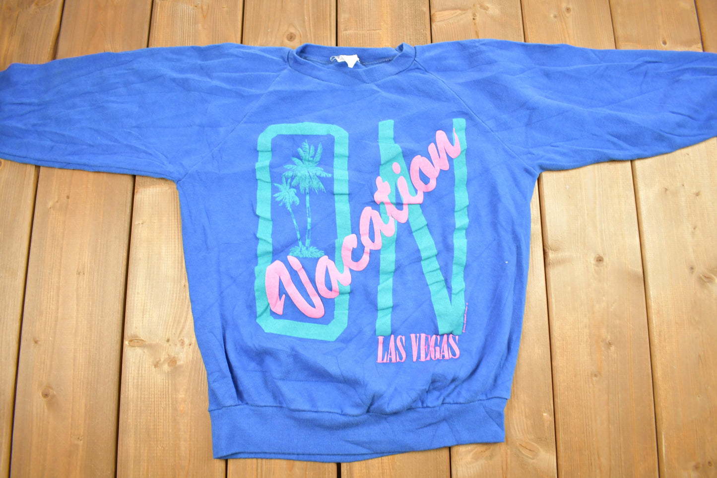 Vintage 1980s Las Vegas On Vacation Raglan Crewneck Sweatshirt / 80s Crewneck / Souvenir Sweater / Streetwear / Travel And Vacation