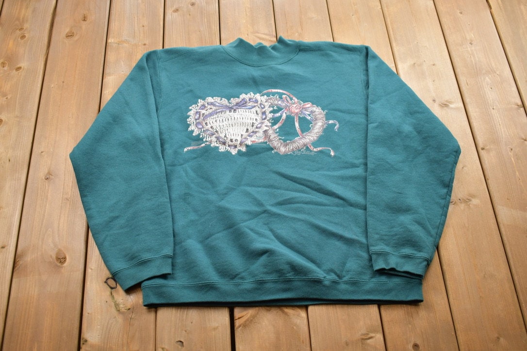 Vintage 1990s Heart Theme Crewneck Sweater / 90s Crewneck / Grandma Sweater / Streetwear / Heart Sweater / Nature Theme / Love Theme