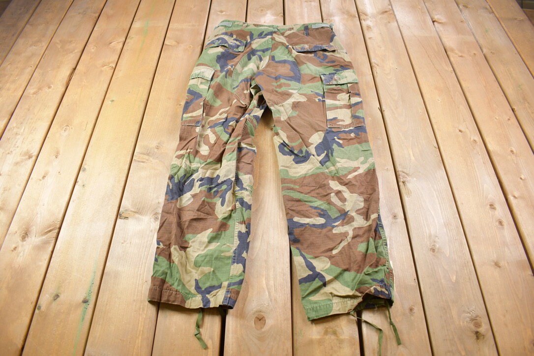 Vintage 1990s US Army Woodland Camouflage Cargo Pants Size  34 x 31 / Army Pants / Military Pant's / Vintage Cargos / Hunting