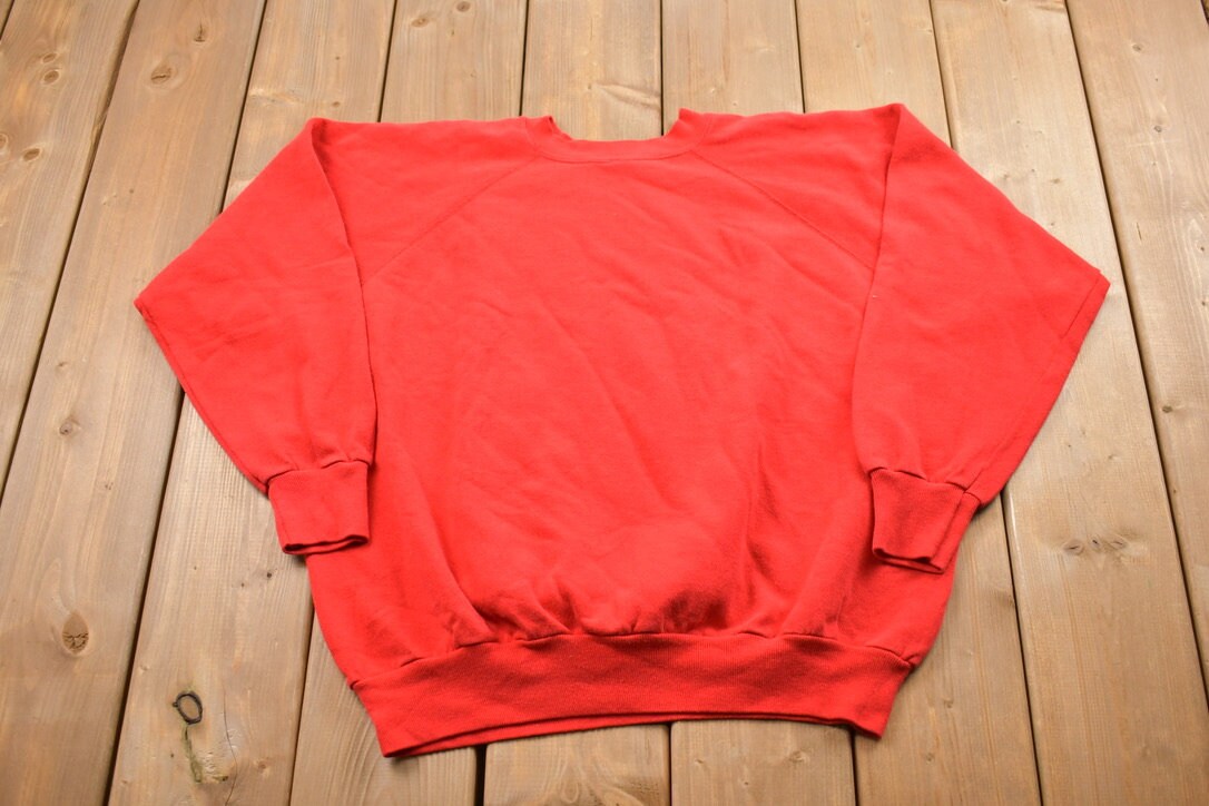 Vintage 1990s Blank Red Crewneck Sweatshirt / 90s Crewneck / Made In USA / Essential / Streetwear / 90s Blank / Red Sweater / Blank Sweater