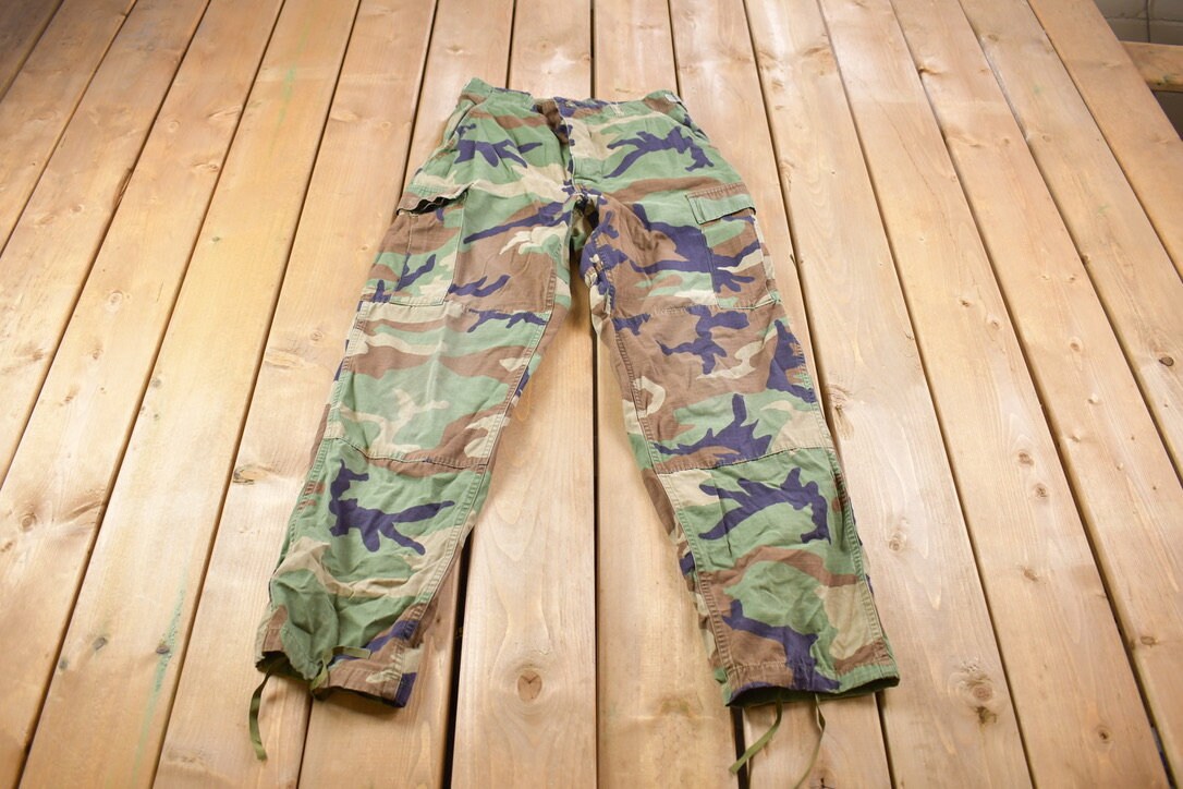 Vintage 1990s US Army Woodland Camouflage Cargo Pants Size  28 x 30 / Army Pants / Military Pant's / Vintage Cargos / Hunting