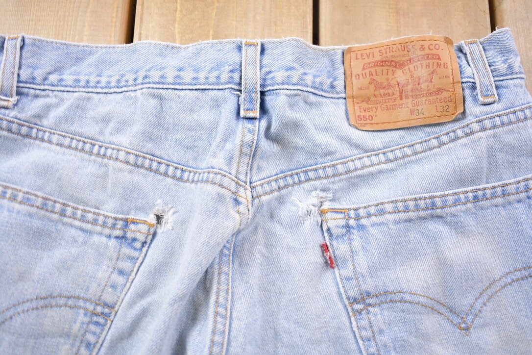 Vintage 1990s Levi's 550 Red Tab Jeans Size 32 x 31 / 1990s Denim / Streetwear Fashion / Vintage Denim / Vintage Levi's