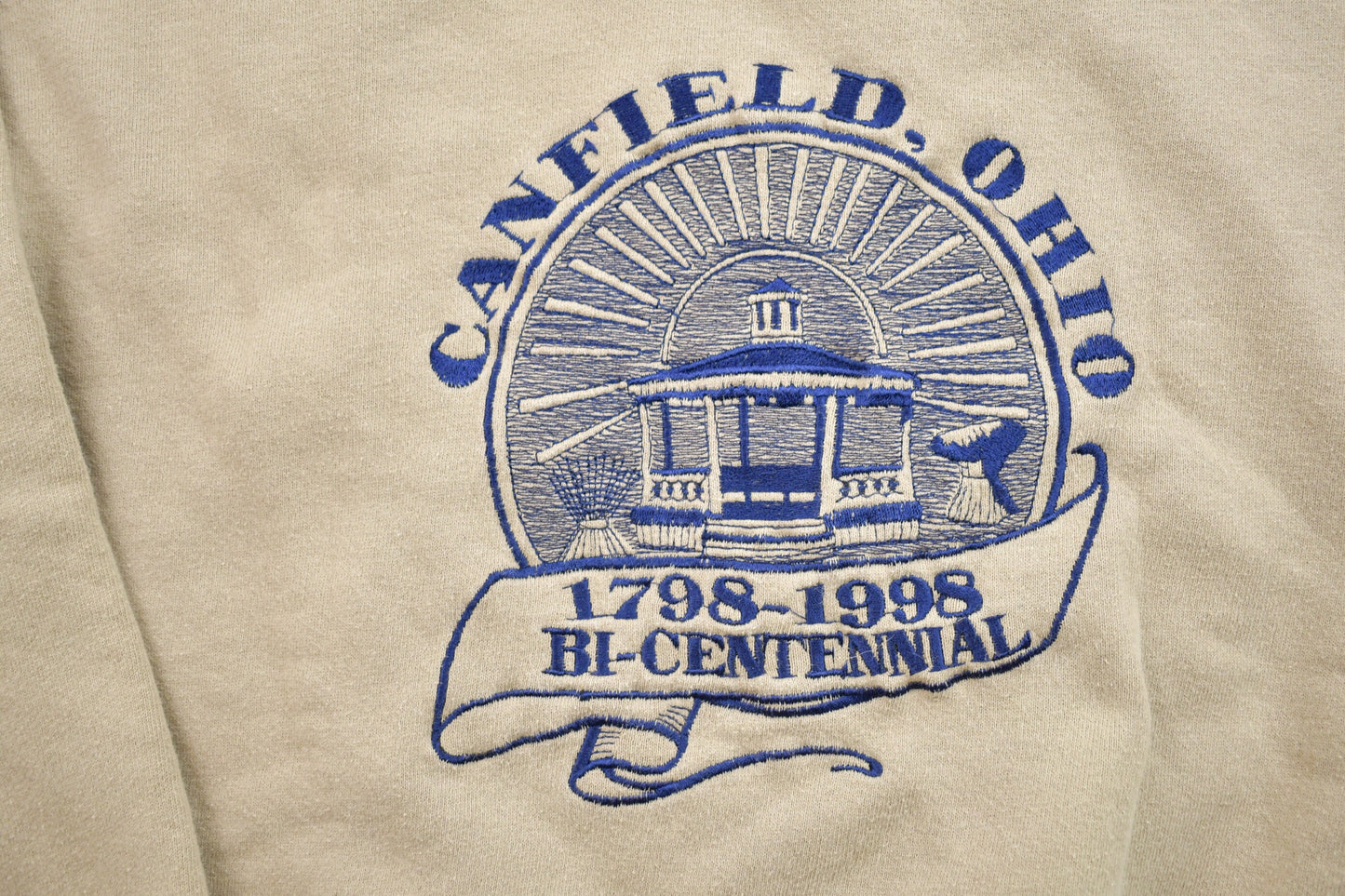 Vintage 1990s Canfield Ohio Bi-Centennial Crewneck Sweatshirt / 90s Crewneck / Souvenir Sweater / Streetwear / Travel And Vacation / Ohio