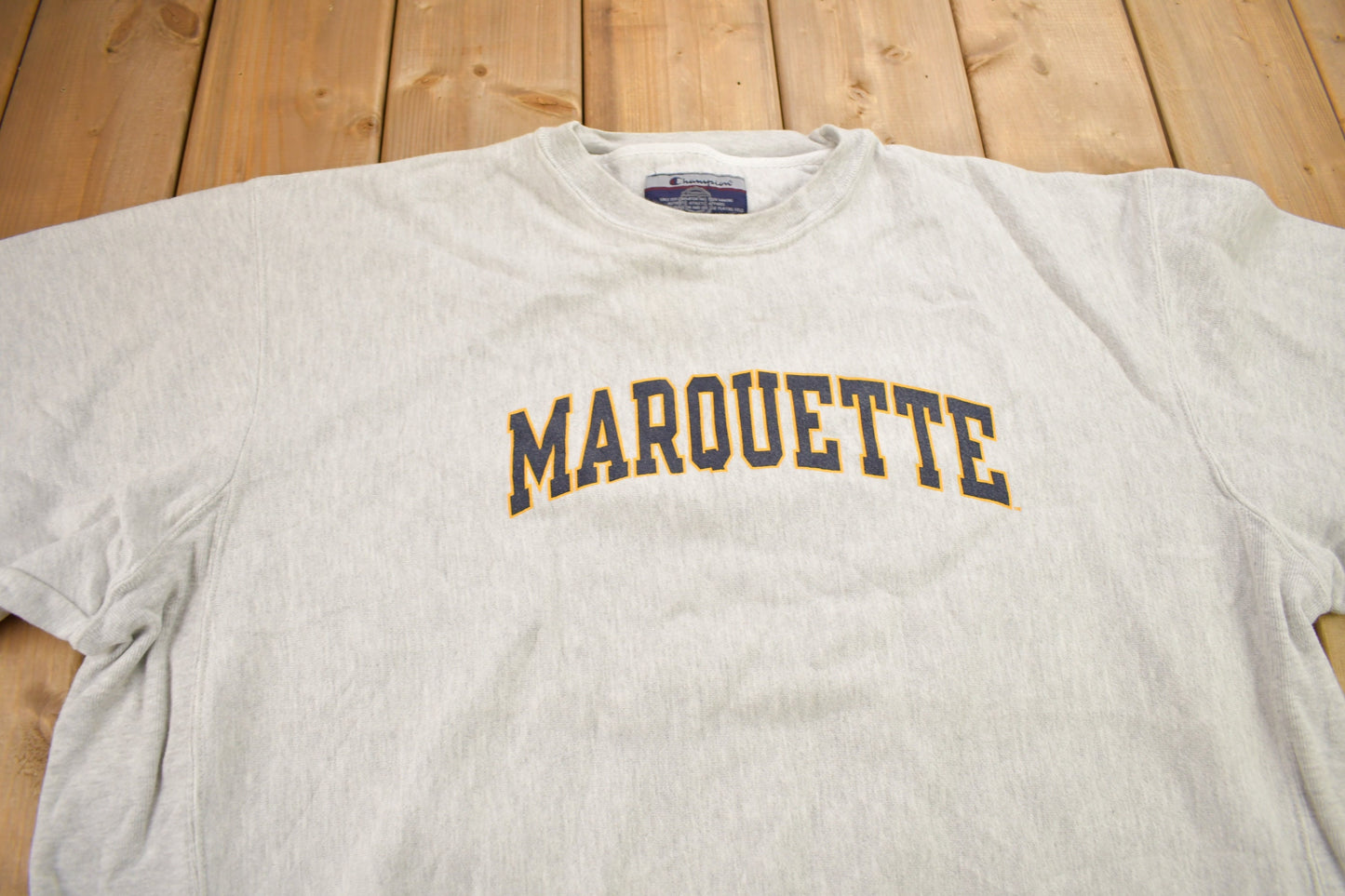 Vintage 1990s Marquette University Champion Reverse Weave Crewneck Sweatshirt / Vintage Champion / Streetwear / Reverse Weave