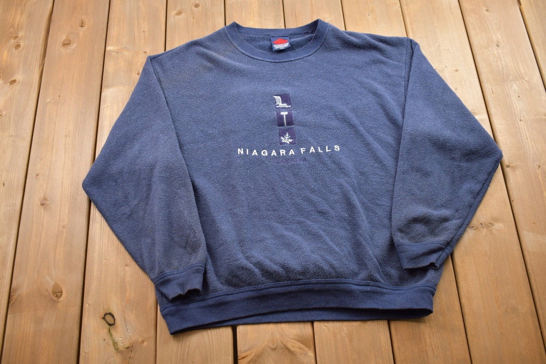 Vintage 1990s Niagara Falls Crewneck Sweatshirt / 90s Crewneck / Souvenir Sweater / Streetwear / Travel And Vacation / Canadian Souvenir