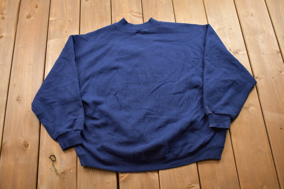 Vintage 1990s Blank Navy Blue Crewneck Sweatshirt / 90s Crewneck / Made In USA / Essential / Streetwear / 90s Blank / Vintage Crewneck