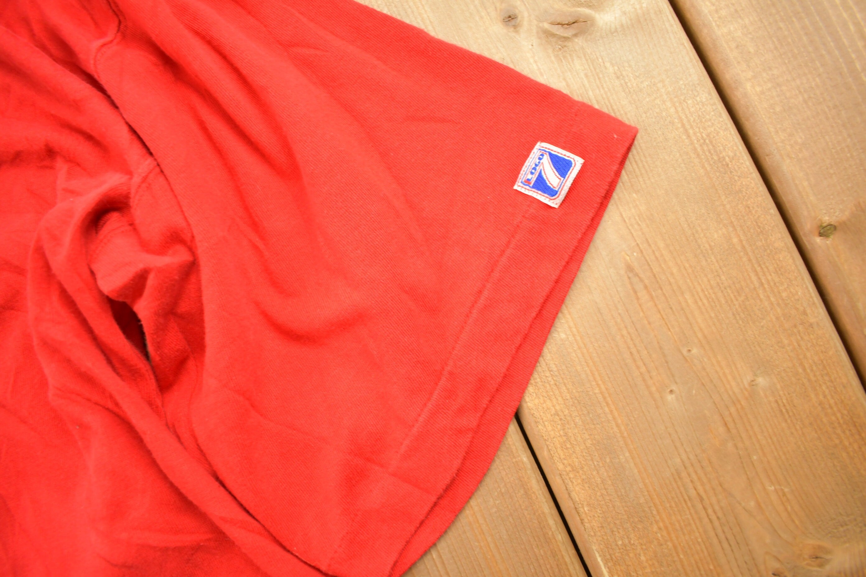 Vintage 1990s Chicago Bulls NBA Embroidered T-Shirt