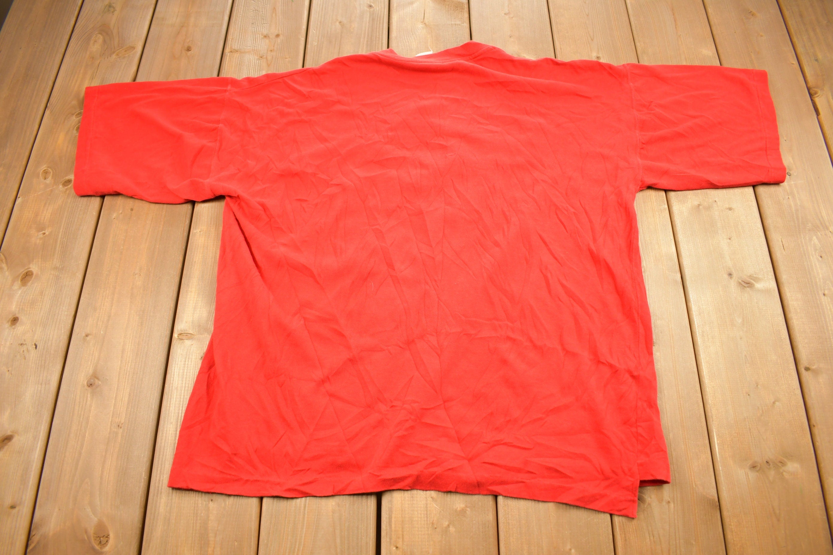 Vintage 1990s Chicago Bulls NBA Embroidered T-Shirt