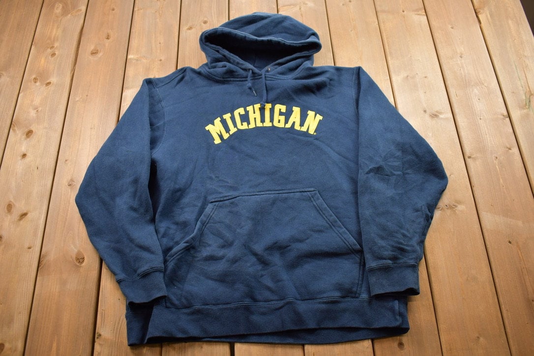 Vintage 1990s University Of Michigan State Collegiate Hoodie / Embroidered / NCAA Sweatshirt / Sportswear / Americana / Michigan Wolverines