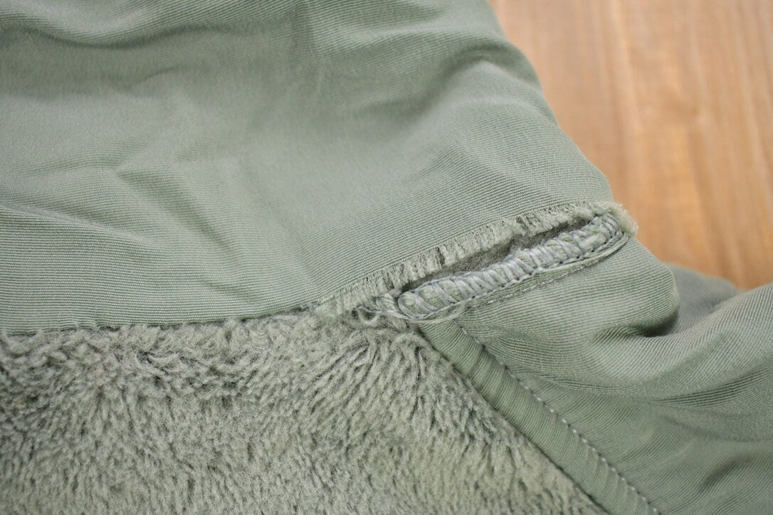 Vintage 1990s Official US Army Issue Zip Up Fleece Sweater