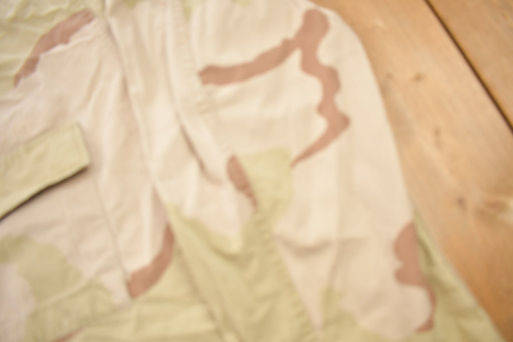 Vintage 1990 Desert Camo Button Up Military Coat Size Medium Reg