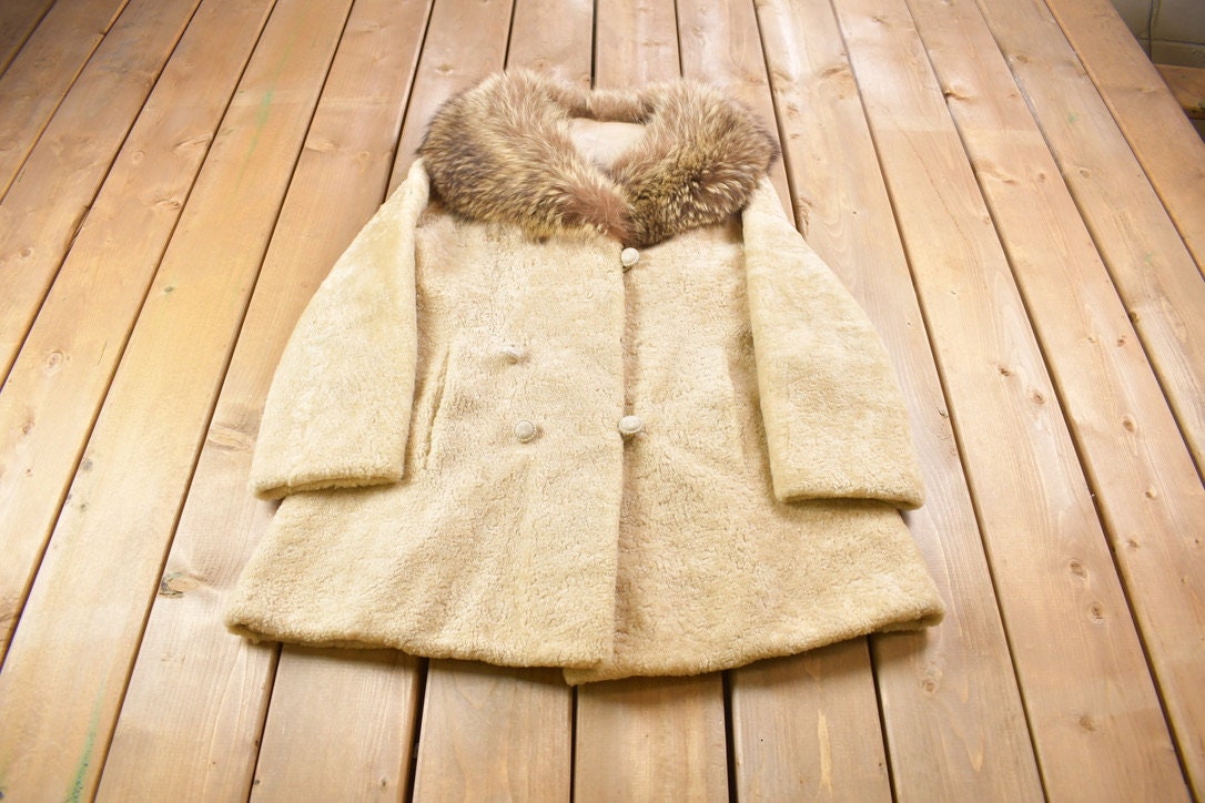 Vintage 1970's Wool Coyote  Fur Collared Coat