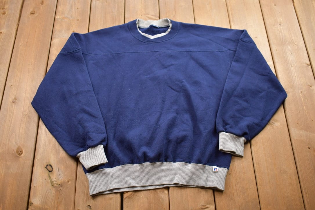 Vintage 1990s Russell Athletic Blank Crewneck Sweatshirt / 90s Crewneck / Made In USA / Essential / Streetwear / 90s Blank / 90s Russell