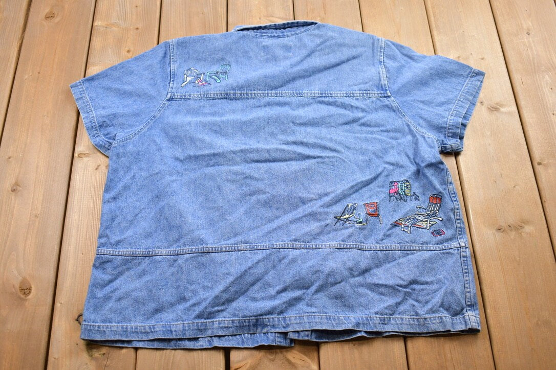 Vintage 1990s Embroidered Jean Button Up Shirt / 1990s Button Up / Vintage Jean Shirt / Basic Button Up / Embroidered Button Up / Cj Banks