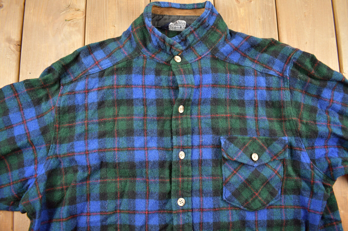 Vintage 1990s Woolrich Button Up Plaid Flannel Shirt / 1990s Button Up / Vintage Flannel / Made In USA / Vintage Woolrich / Leather Accents