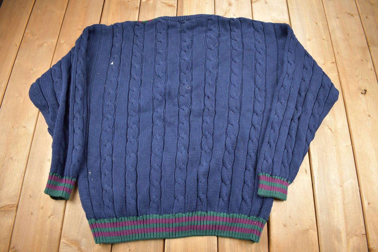 Vintage 1990s Guess Classics V-Neck Knit Colligate Sweater / Vintage 90s 3D Cable Knit / Outdoorsman / Sweatshirt