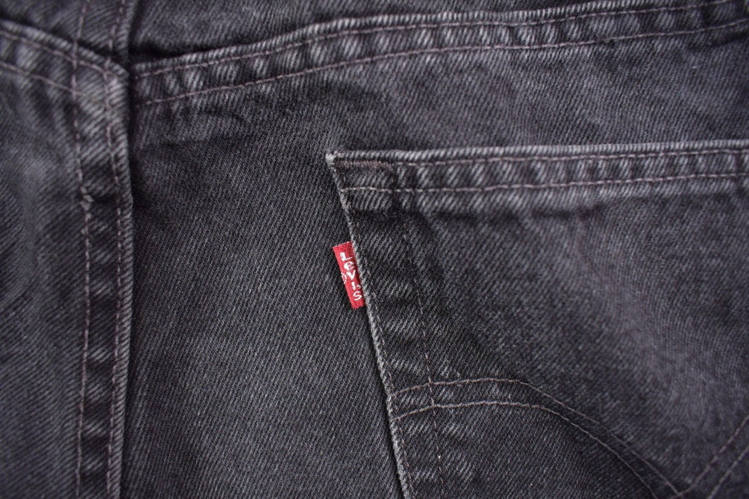 Vintage 1990s Levi's 505 Red Tab Jeans Size 34 x 20.5 / 1990s Denim / Streetwear Fashion / Vintage Denim / Vintage Levi's / Capris