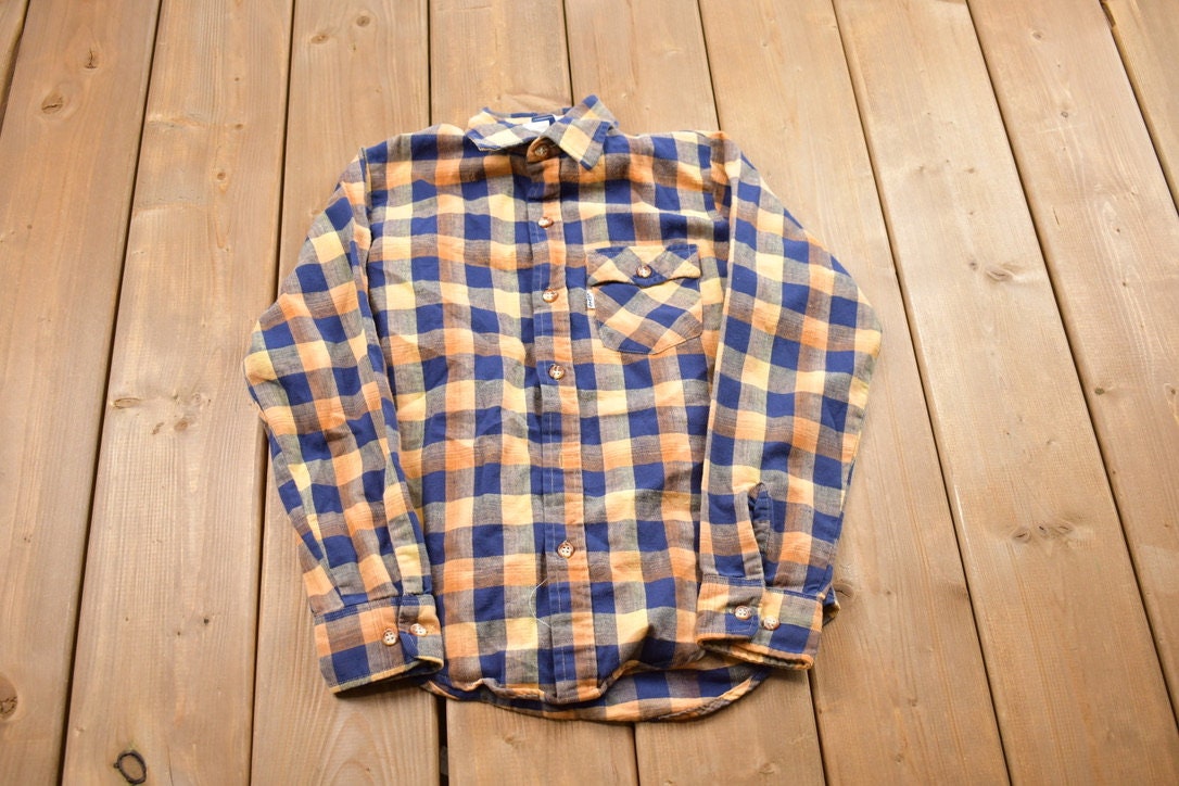 Vintage 1990s Levi's Plaid Flannel Button Up Shirt / 1990s Button Up / Vintage Flannel / Plaid Shirt / Button Down / Youth Flannel