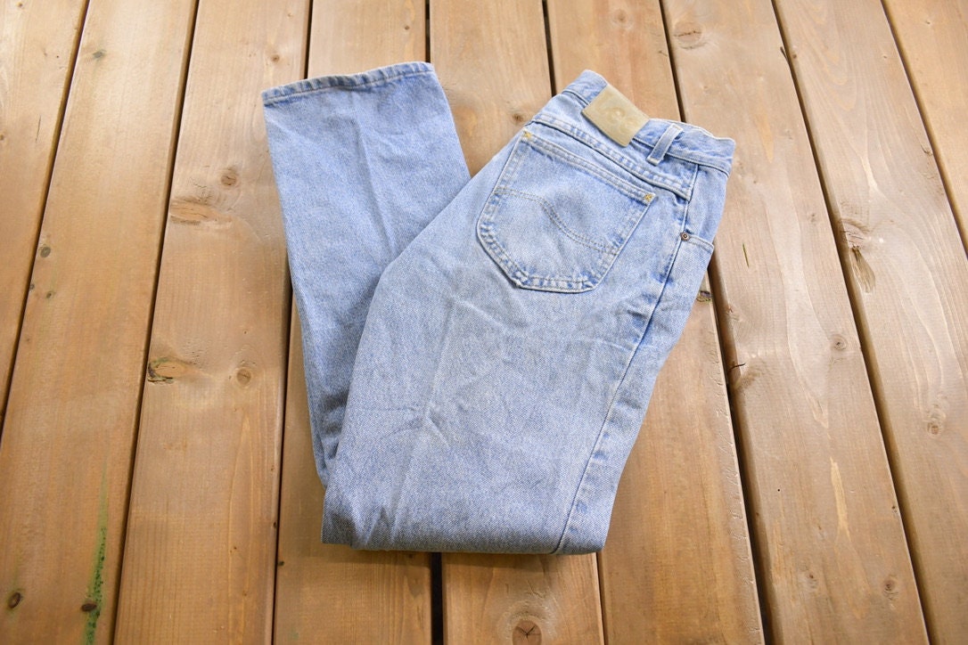 Vintage 1990 Lee Light Wash Blue Jeans Size 30 x 31 / Vintage Denim / Vintage Lee  / Retro Jeans / Essentials / 1990's Denim