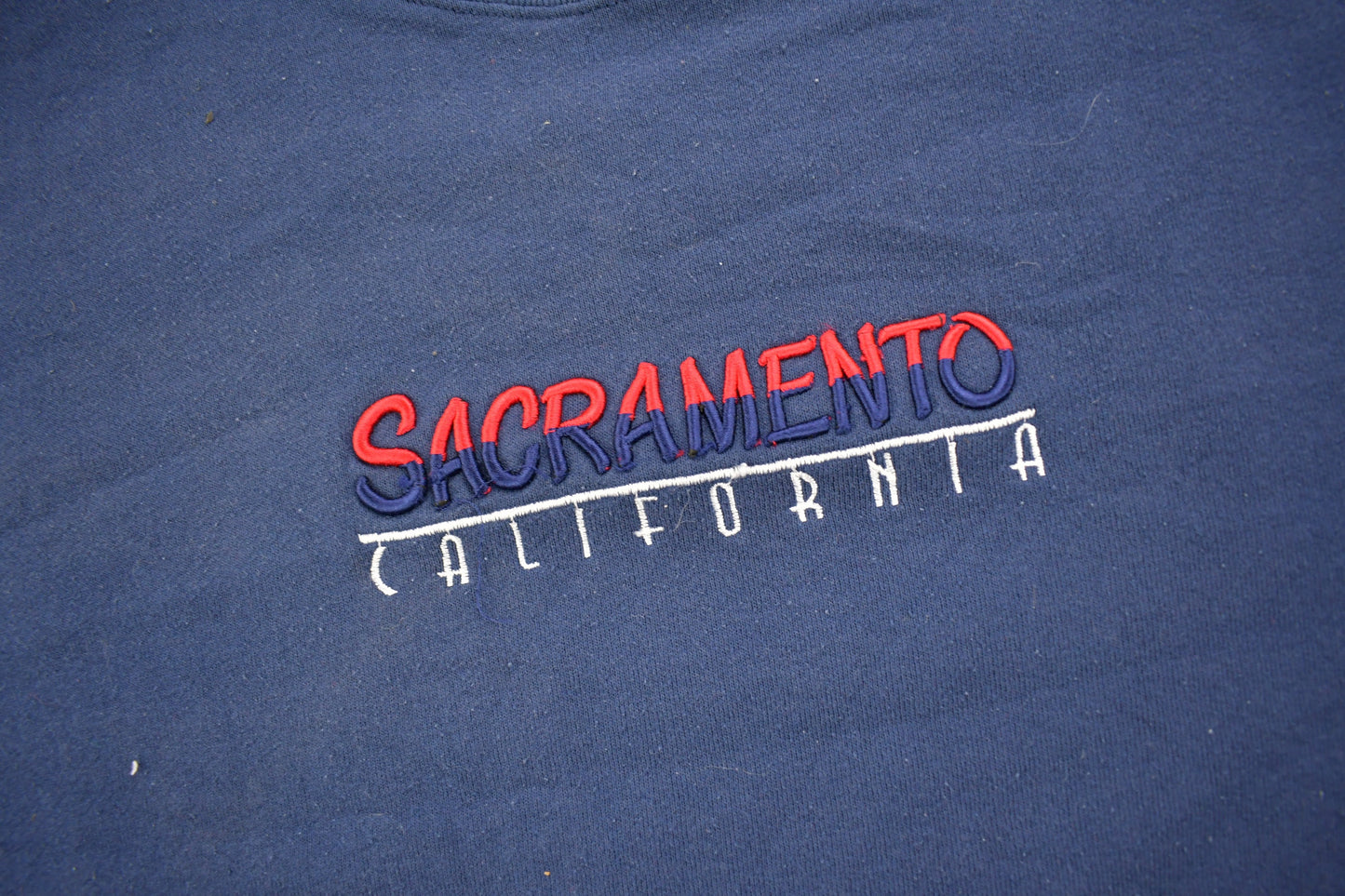 Vintage 1990s Sacramento California Embroidered Crewneck Sweatshirt / 90s Crewneck / Souvenir Sweater / Travel And Vacation