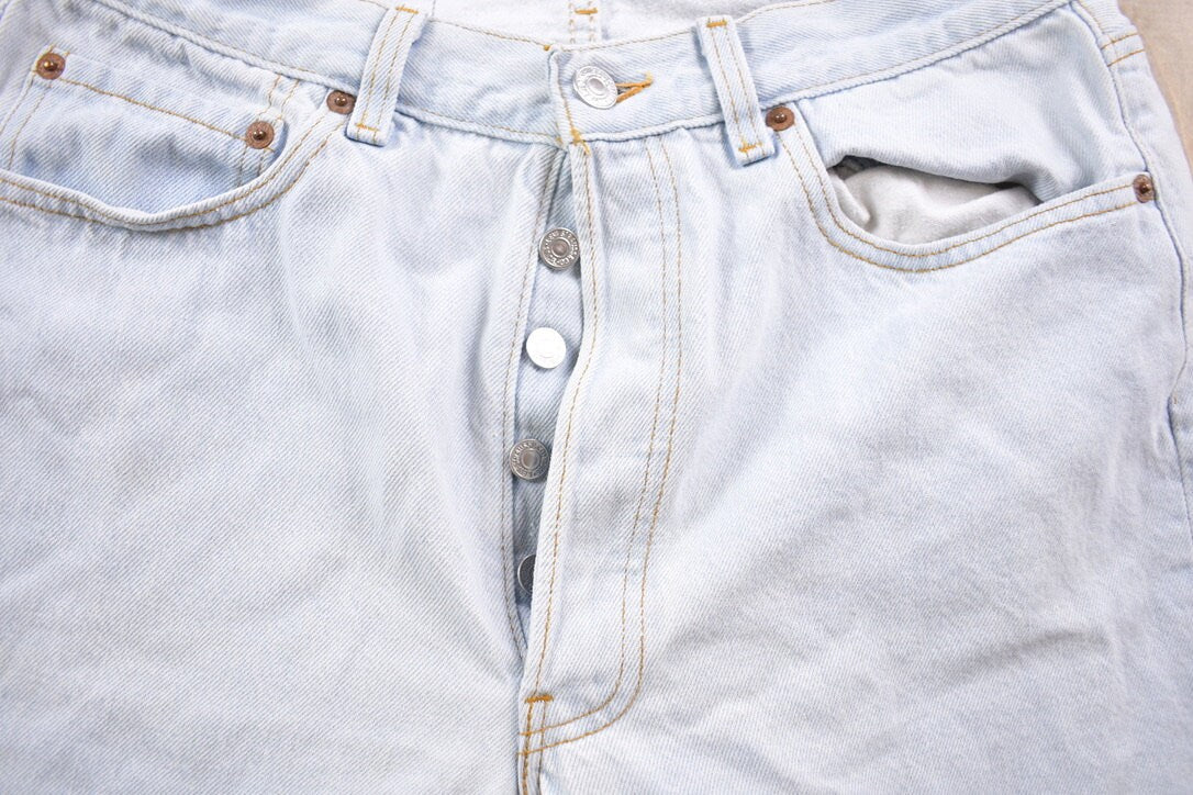 Vintage 1990s Levi's Red Tab Jeans Size 30 x 26