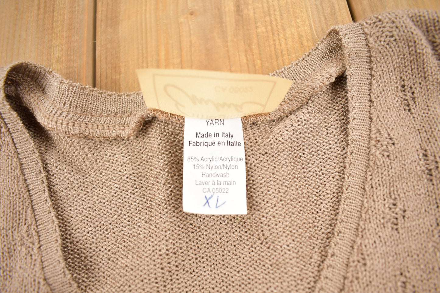 Vintage 1980s V-Neck Yarn Knit Sweater / Vintage 80s V-Neck / Pattern Sweater / Made In Italy