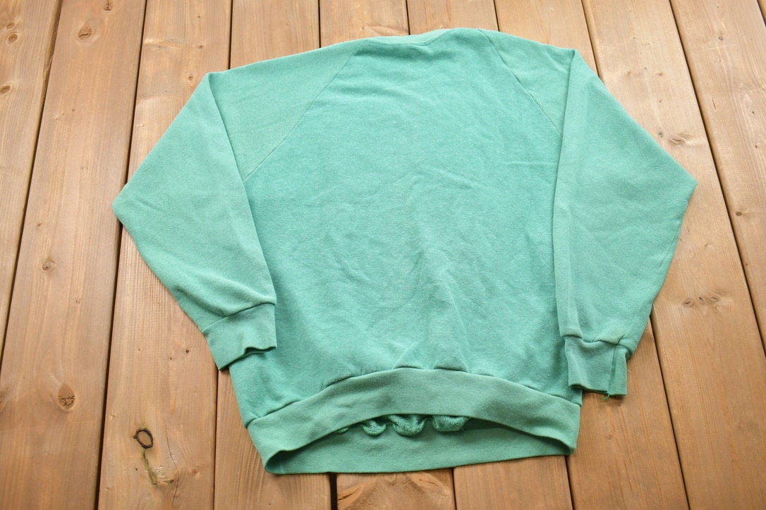 Vintage 1990s Blank Turquoise Crewneck Sweatshirt / 90s Crewneck / Green Crewneck / Essential / Streetwear / 90s Blank / Vintage Crewneck