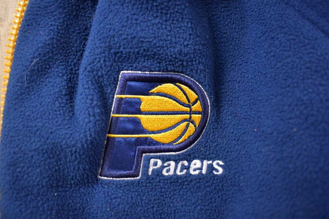 Vintage 1990s Pro Player Indiana Pacers NBA Winter Jacket