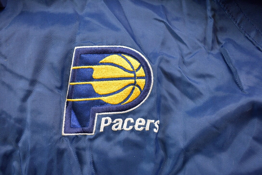 Vintage 1990s Pro Player Indiana Pacers NBA Winter Jacket