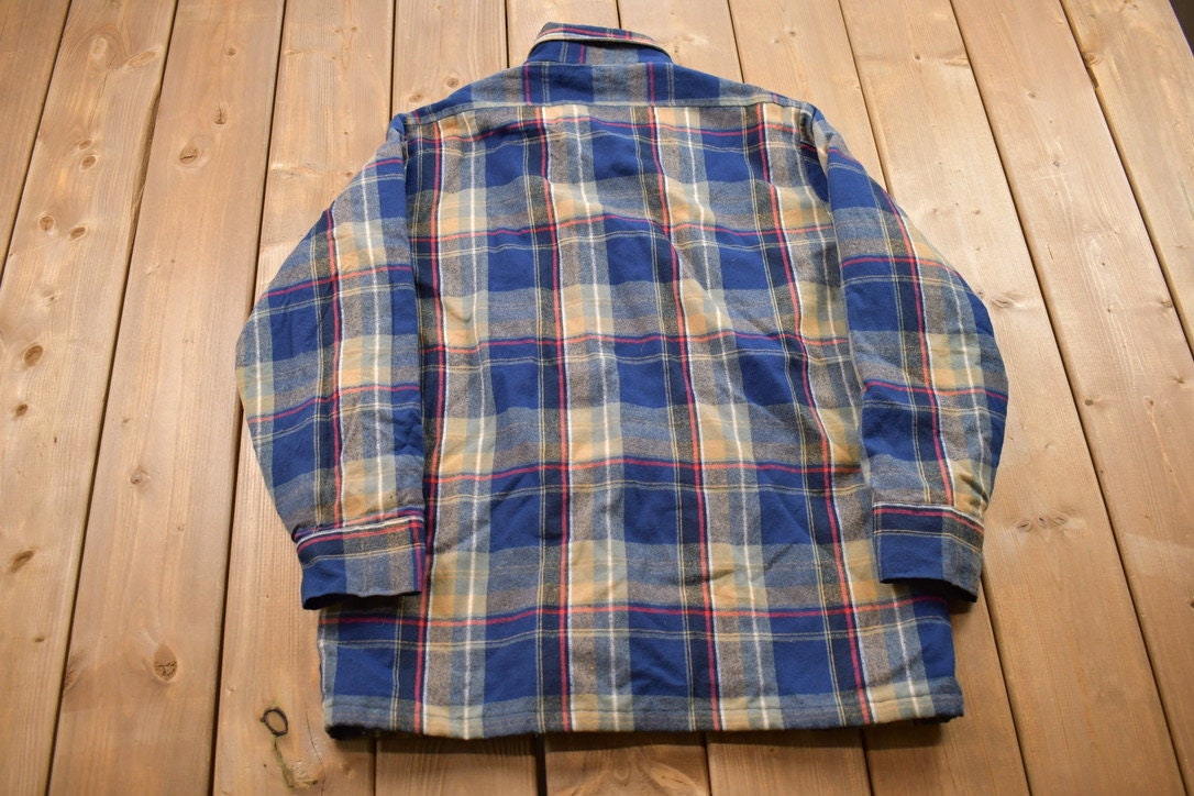 Vintage 1990s Wrangler Lined Plaid Flannel Button Up Shirt / 1990s Button Up / Vintage Flannel / Plaid Shirt / Button Down / 90s Wrangler