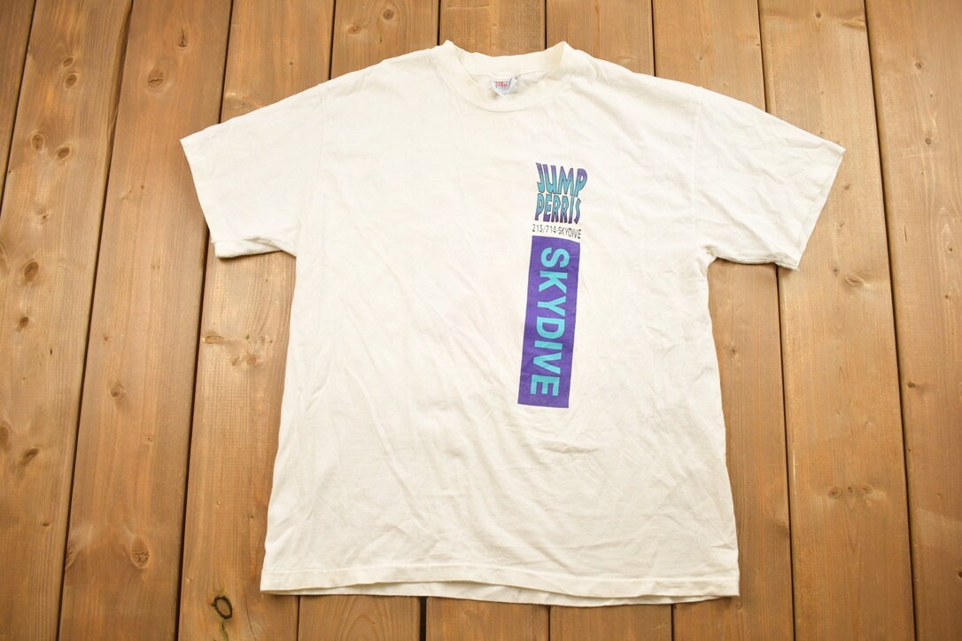 Vintage 1990s Graphic Skydiving T-Shirt