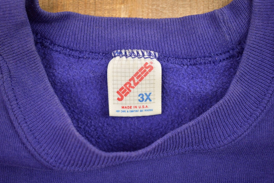 Vintage 1990s Blank Crewneck Sweatshirt / 90s Crewneck / Made In USA / Essential / Purple / Streetwear / 90s